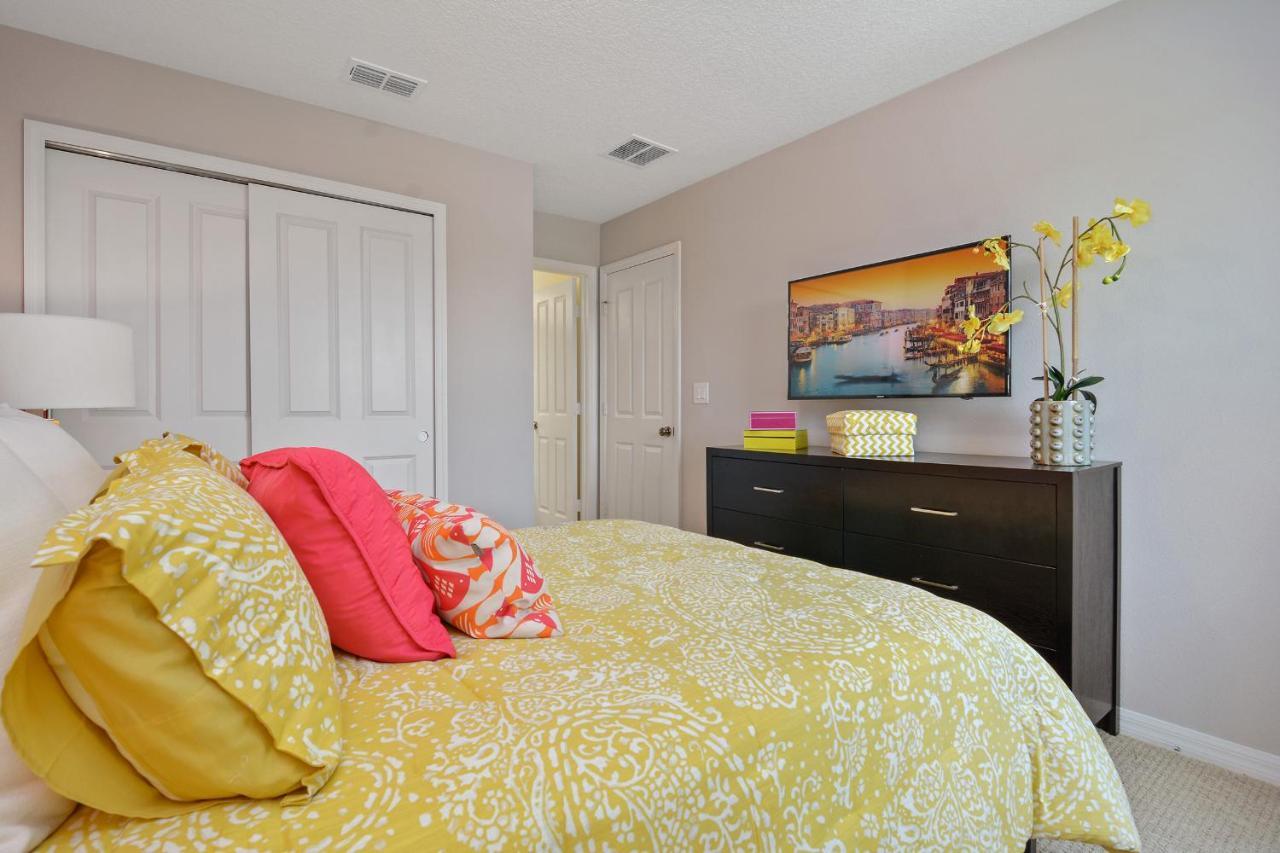 Hébergement de vacances 4bd Sleeps 9 W Jacuzzi Close To @ Compass Bay 5113c Kissimmee