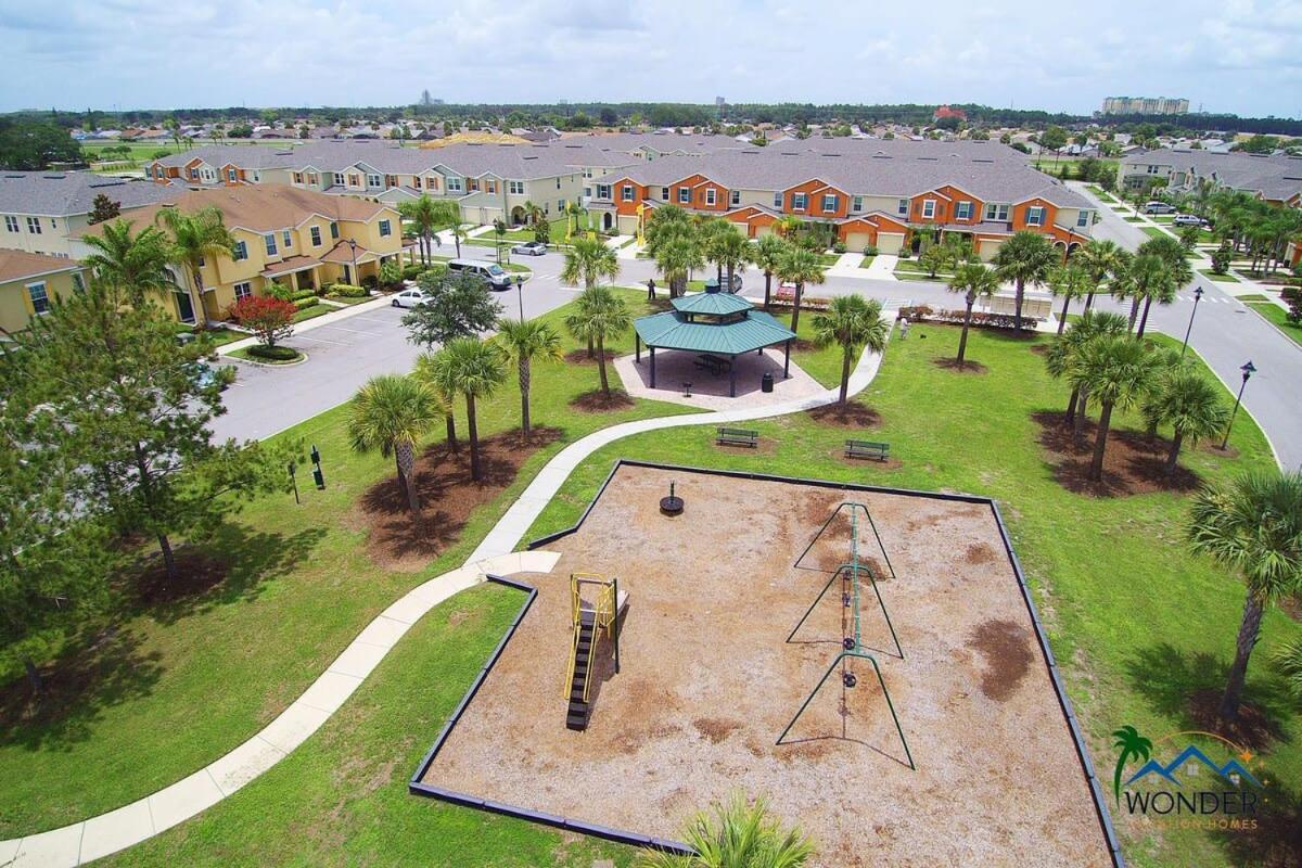 Hébergement de vacances 4bd Sleeps 9 W Jacuzzi Close To @ Compass Bay 5113c