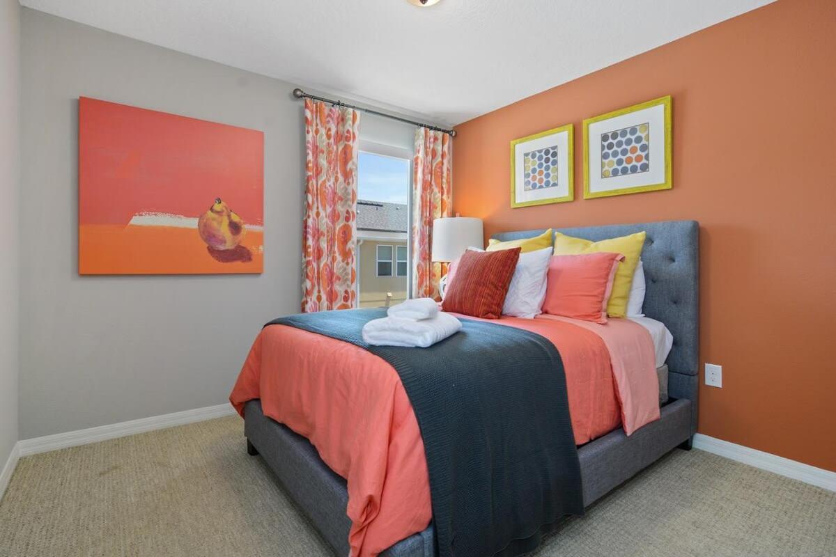 Hébergement de vacances 4bd Sleeps 9 W Jacuzzi Close To @ Compass Bay 5113c Kissimmee