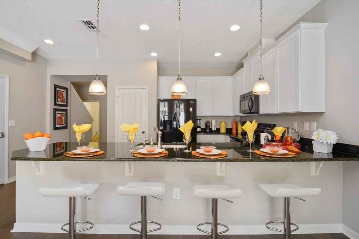 4bd Sleeps 9 W Jacuzzi Close To @ Compass Bay 5113c Hébergement de vacances